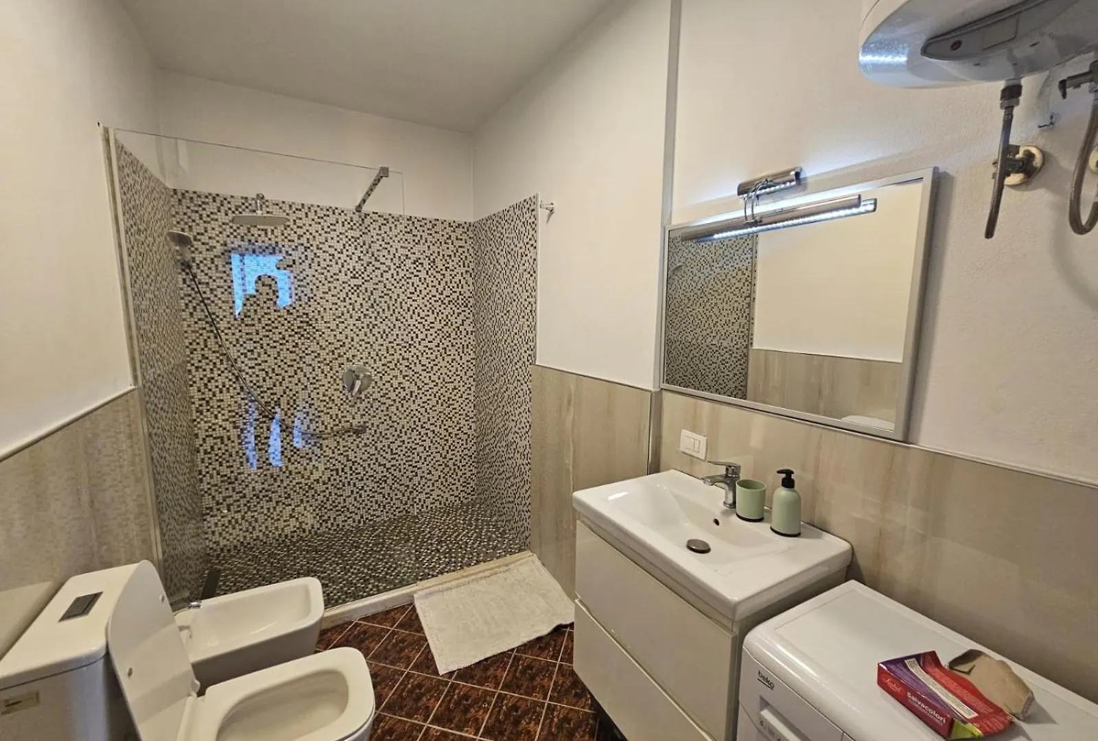 Spacious 1Br City Hub With Balcony Tirana Albanien